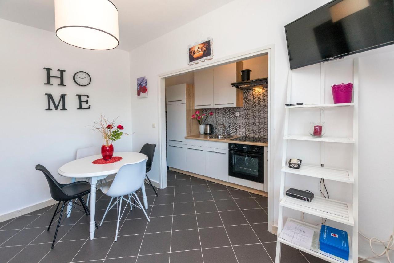 Apartments Zmika Primošten Kültér fotó